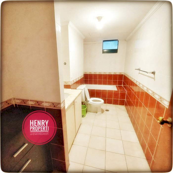 Taman Anggrek Condominium  Dijual Cepat Harga Termurah 3+1BR Furnish