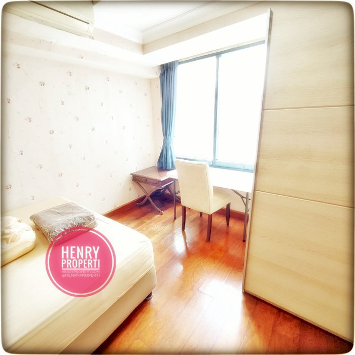 Taman Anggrek Condominium  Dijual Cepat Harga Termurah 3+1BR Furnish