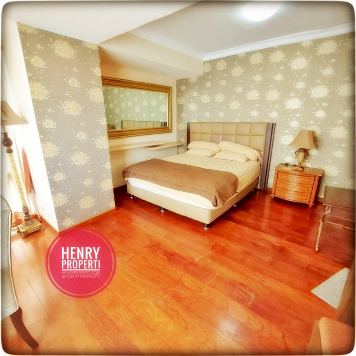 Taman Anggrek Condominium  Dijual Cepat Harga Termurah 3+1BR Furnish