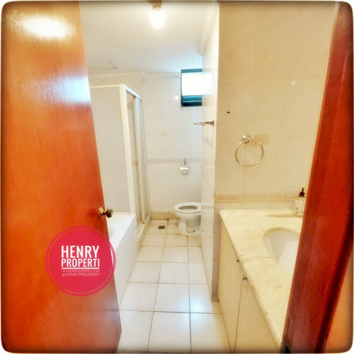 Taman Anggrek Condominium  Dijual Cepat Harga Termurah 3+1BR Furnish
