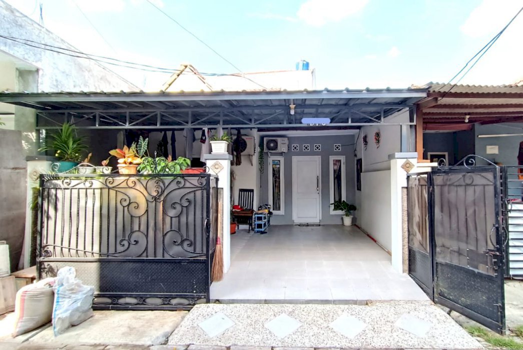 Rumah second terawat di Poris Cipondoh Tangerang