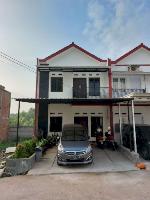 rumah dua lantai dkat jalur utama kalimulya depok.