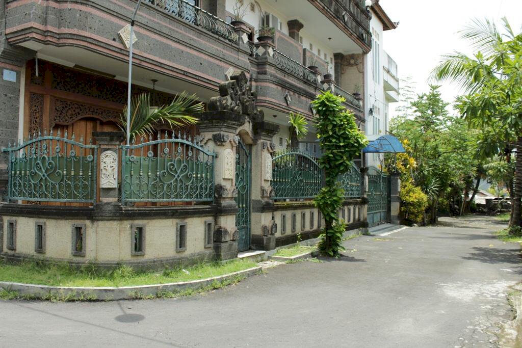 Rumah lantai 3 dikawasan perumahan elite area jl gatsu barat denpasar