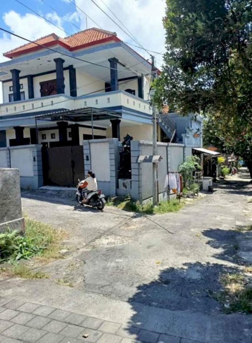 Rumah lantai 2 di area padangsambian denpasar