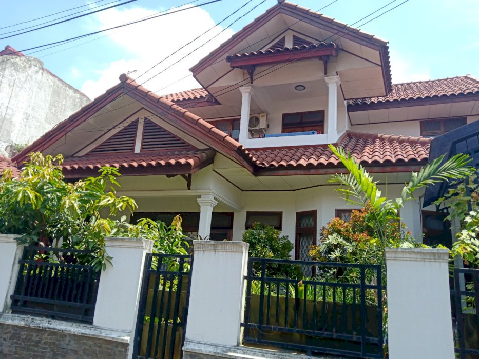 Rumah Asri Dekat Pintu Tol