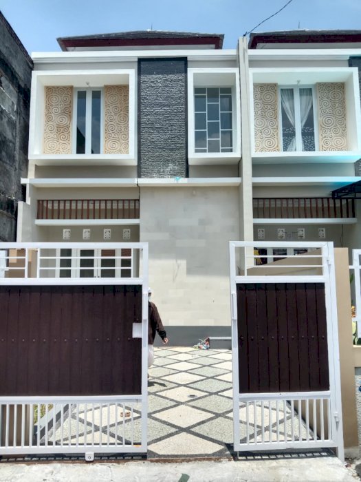 Rumah baru lantai 2 di kawasan jl gunung andakasa gatot subroto barat