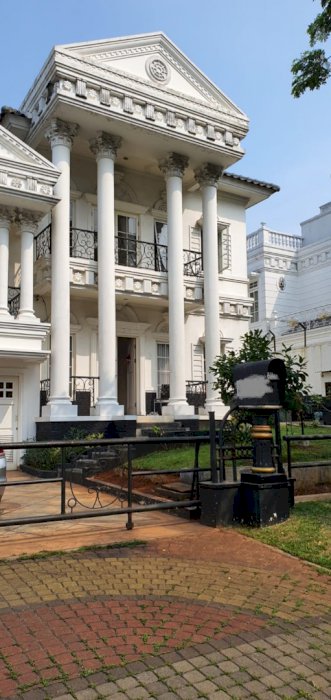 DI JUAL RUMAH MEWAH PERUMAHAN LEGENDA WISATA CIBUBUR