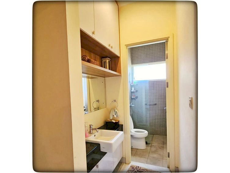 Dijual Rumah Terbaik 2 lt Full Renov dan Furnish Berlantai Granite