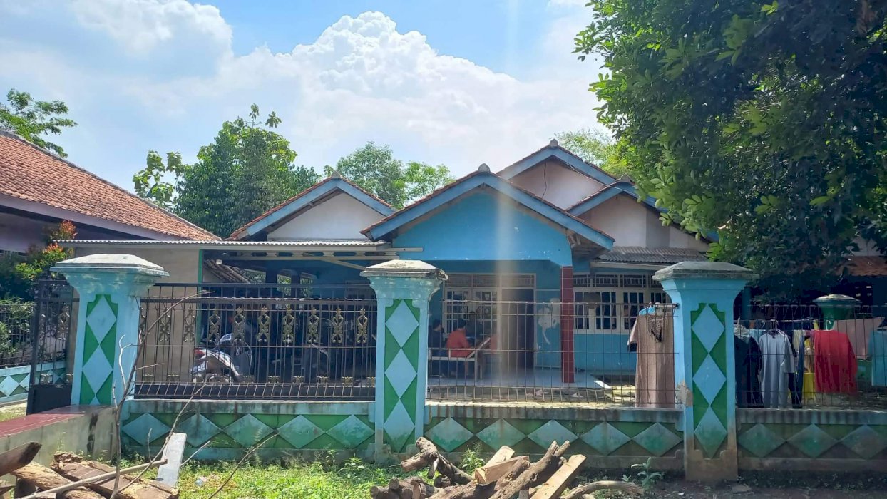 Rumah kampung + tanah
