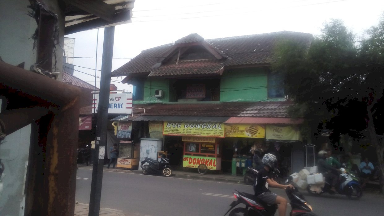 Jual rumah di lokasi strategis