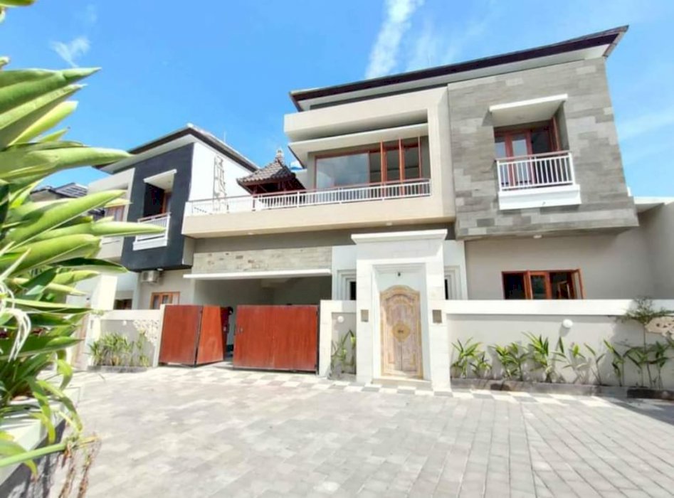 Rumah indent lantai 1 dan lantai 2 di area bypass sanur bali