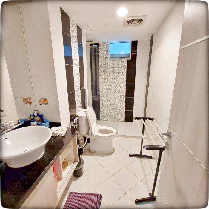 Dijual Cepat Unit Renov 3 dan 1BR Full Furnish City View