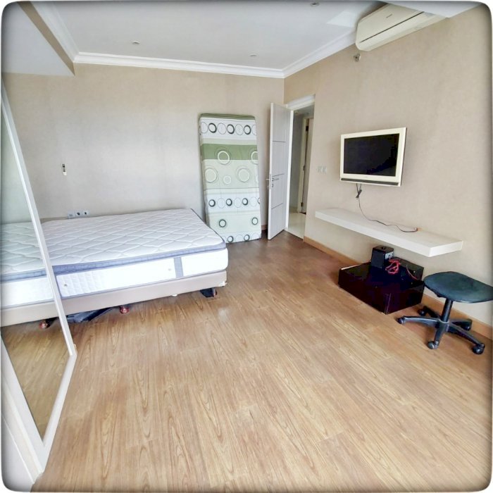 Dijual Cepat Unit Renov 3 dan 1BR Full Furnish City View