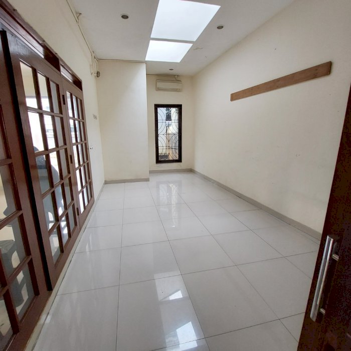 FOR RENT BIG HOUSE 2 STOREY AT TULUDONG BAWAR NEAR SCBD SUDIRMAN