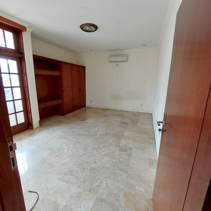 FOR RENT BIG HOUSE 2 STOREY AT TULUDONG BAWAR NEAR SCBD SUDIRMAN