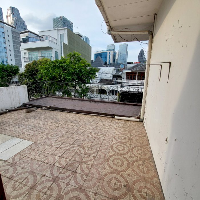 FOR RENT BIG HOUSE 2 STOREY AT TULUDONG BAWAR NEAR SCBD SUDIRMAN