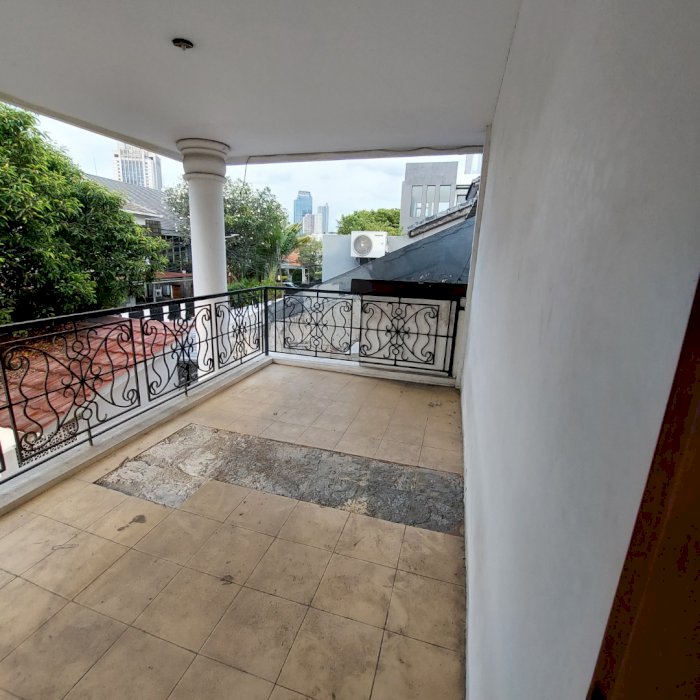 FOR RENT BIG HOUSE 2 STOREY AT TULUDONG BAWAR NEAR SCBD SUDIRMAN