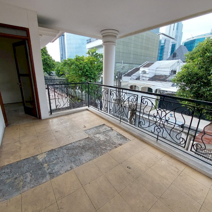 FOR RENT BIG HOUSE 2 STOREY AT TULUDONG BAWAR NEAR SCBD SUDIRMAN