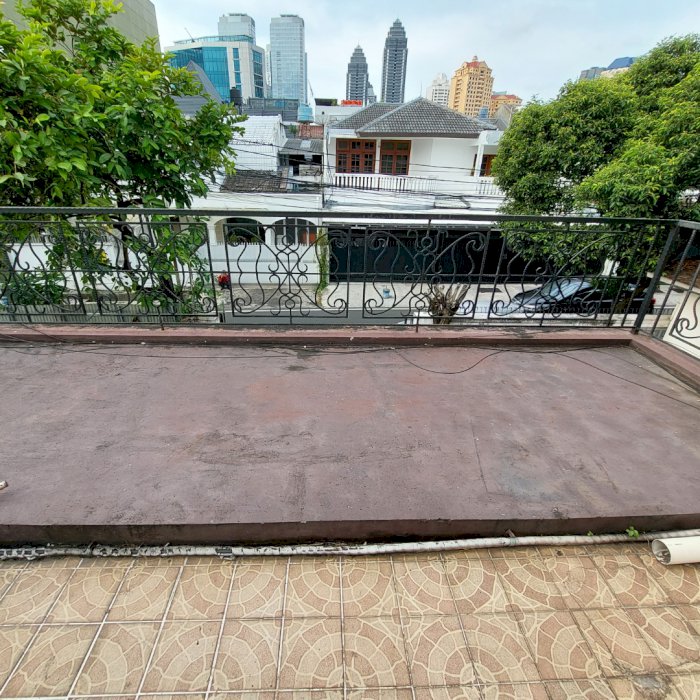 FOR RENT BIG HOUSE 2 STOREY AT TULUDONG BAWAR NEAR SCBD SUDIRMAN