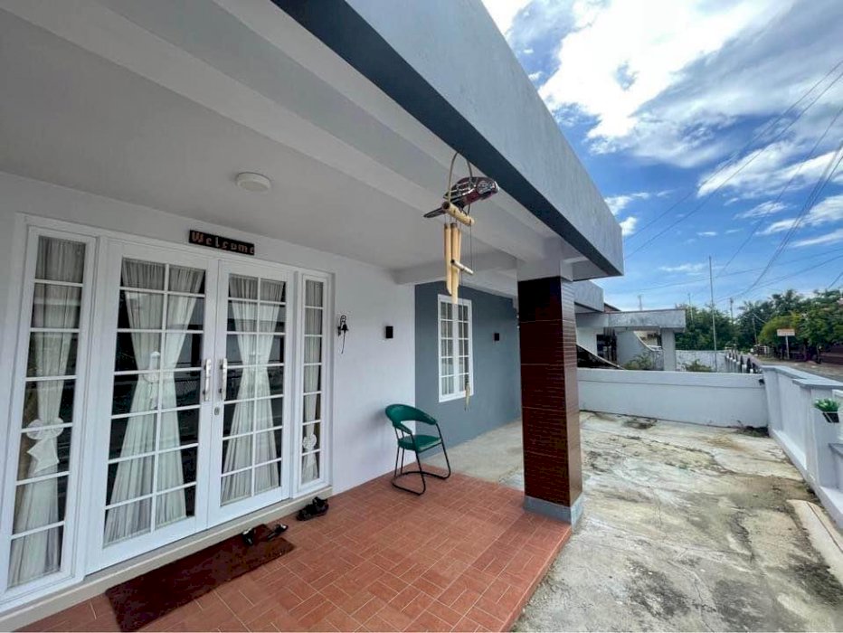 dijual rumah 2 lantai