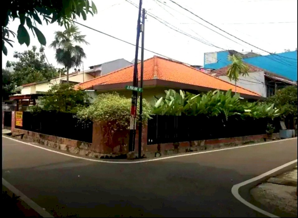 TURUN HARGA RUMAH SHM POSISI HOOK DI SUMUR BATU JAKARTA PUSAT