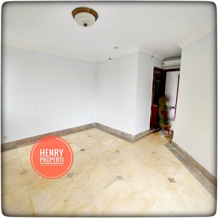 Dijual Cepat Renov Unit 3+1BR View Taman Lantai Rendah di Taman Rasuna