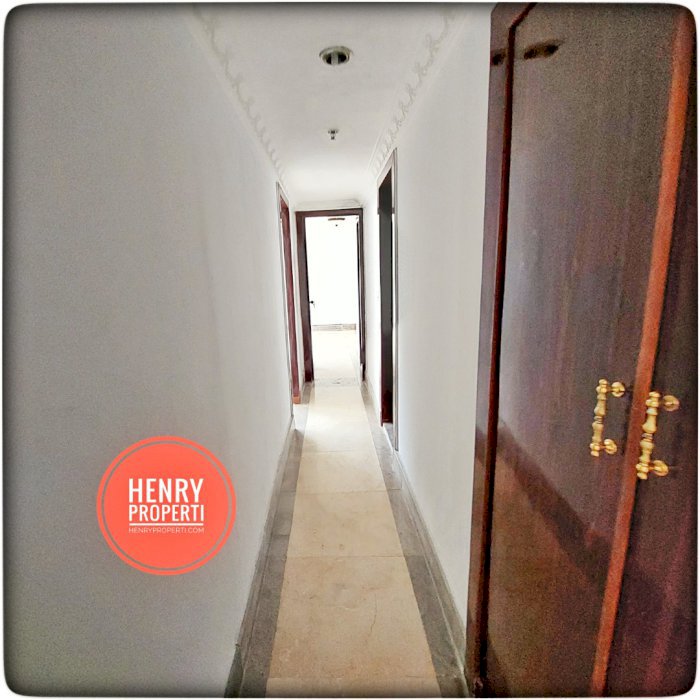Dijual Cepat Renov Unit 3+1BR View Taman Lantai Rendah di Taman Rasuna