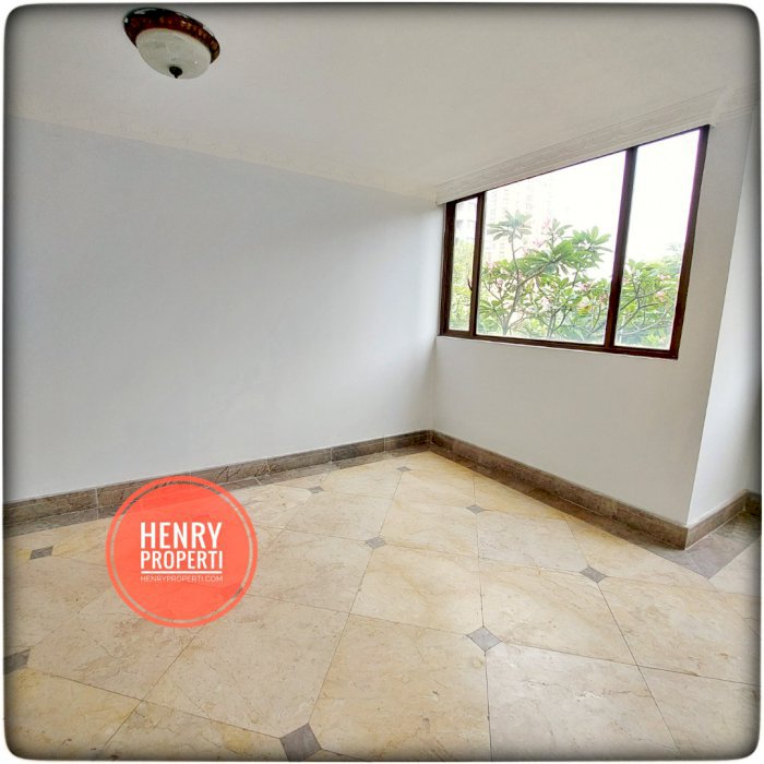 Dijual Cepat Renov Unit 3+1BR View Taman Lantai Rendah di Taman Rasuna