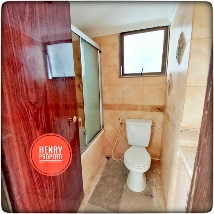 Dijual Cepat Renov Unit 3+1BR View Taman Lantai Rendah di Taman Rasuna