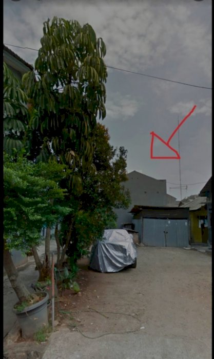 Rumah tingkat abu abu