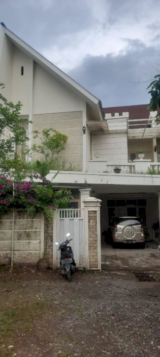 Rumah 3 Lantai di BTP dekat  kampus 2 PNUP di Tamalanrea Makassar