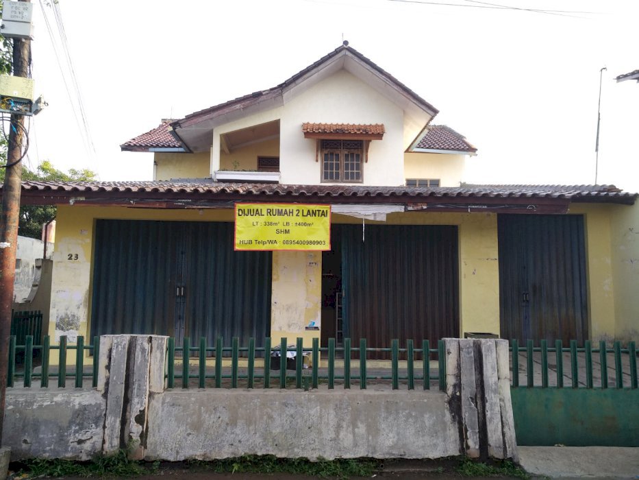 Jual cepat rumah & toko 2 lantai LT 338 mÂ²