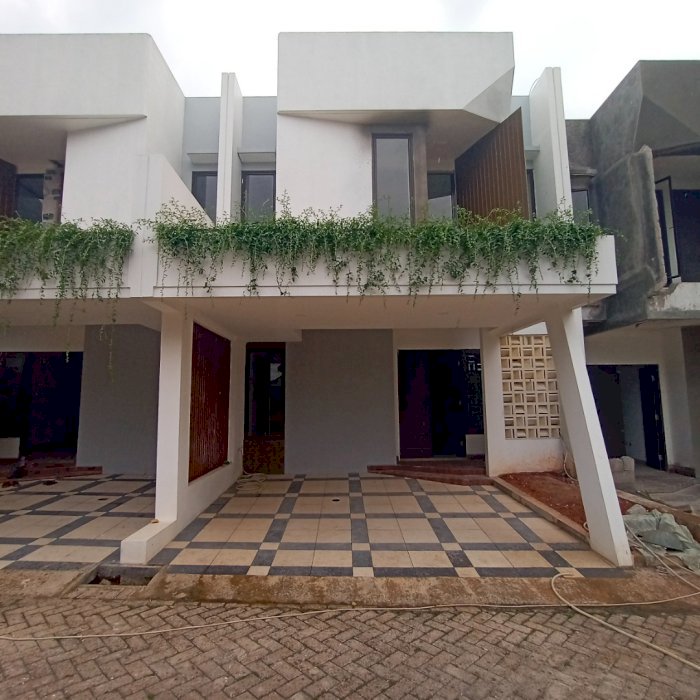 Rumah Laris dekat stasiun dan tol nempel emerald Bintaro