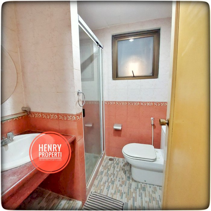 Dijual Unit Renov 3+1BR View City Furnish Lt Rendah di Taman Rasuna