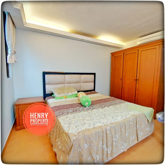 Dijual Unit Renov 3+1BR View City Furnish Lt Rendah di Taman Rasuna