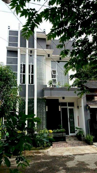 Jual Rumah 3lt siap huni + barang + Carport , Taman Anyelir 2 Depok