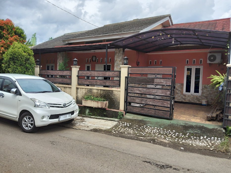 Rumah Asri Siap Huni di Sukahati Dekat Pemda Cibinong Bogor