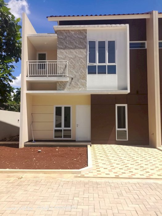 Rumah minimalis modern dekat halte busway Adam Malik