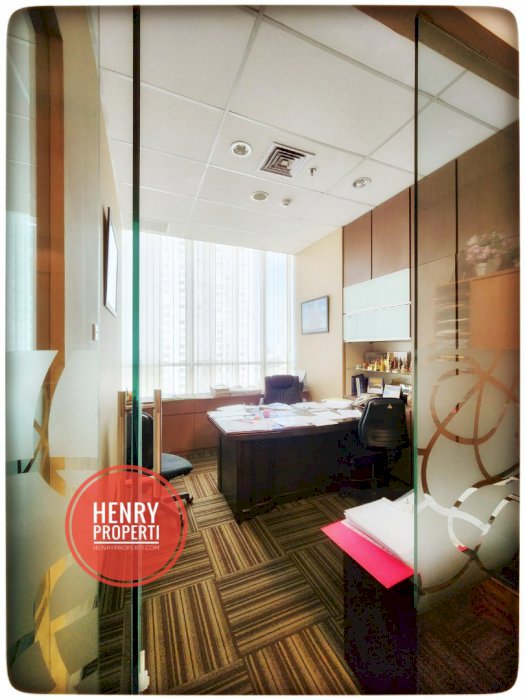 Dijual Cepat Office APL Tower Lantai Rendah Semi Furnish