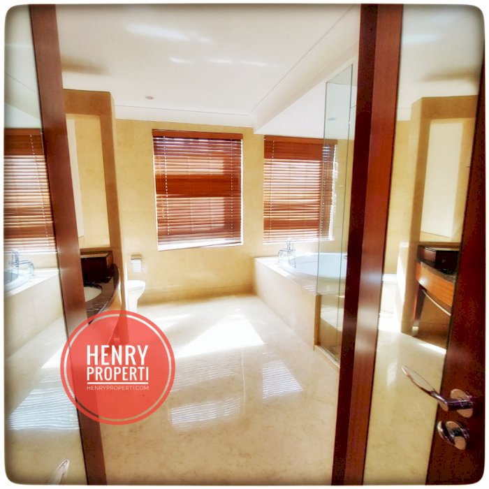 Pakubuwono Residence Dijual Cepat Best Price 3BR +1 Study Lt Rendah