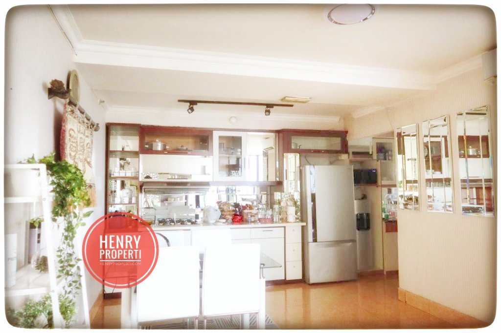Dijual Unit Renov 3+1BR Furnish View City di Taman Rasuna