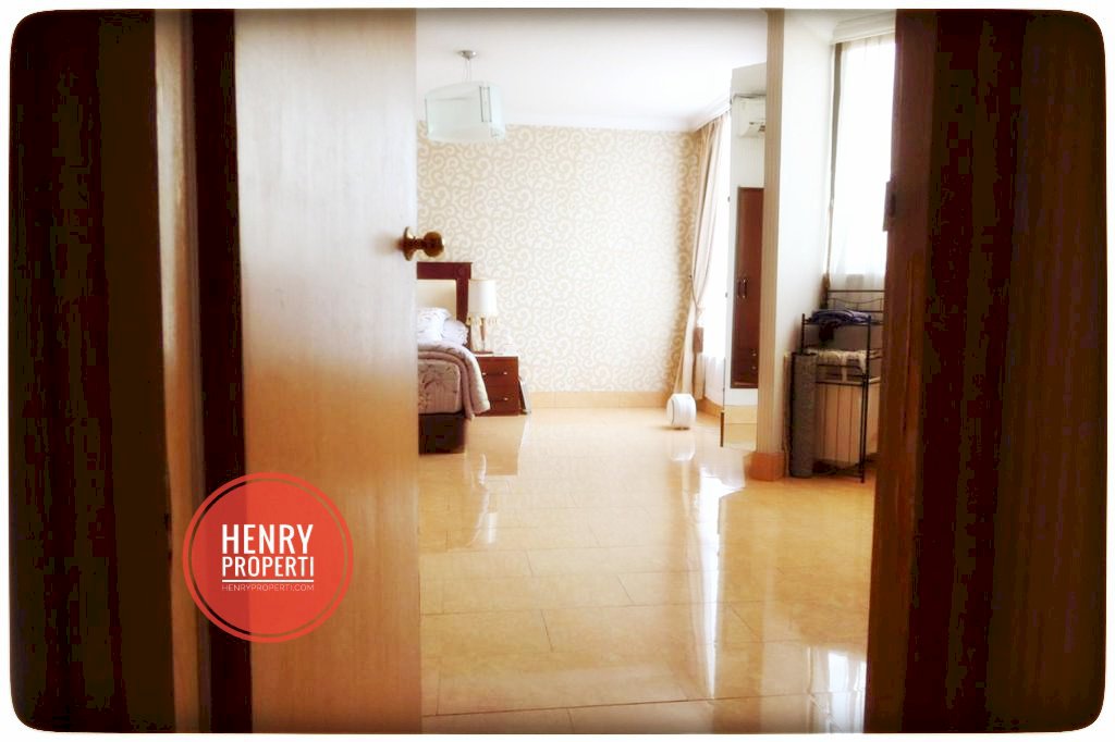 Dijual Unit Renov 3+1BR Furnish View City di Taman Rasuna