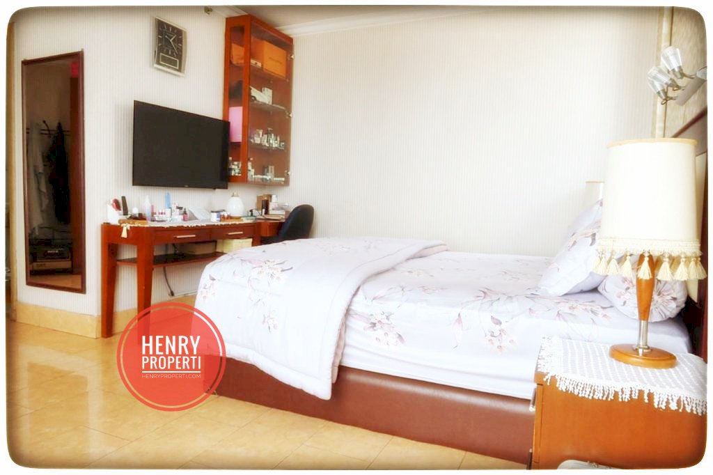 Dijual Unit Renov 3+1BR Furnish View City di Taman Rasuna