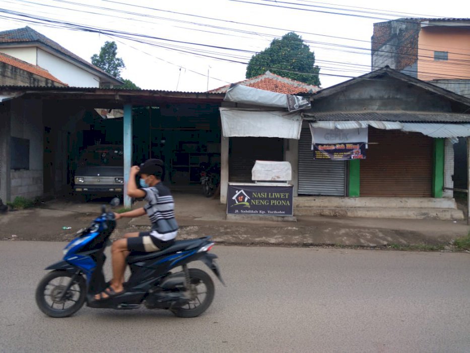 Saya menawarkan tanah plus rumah
