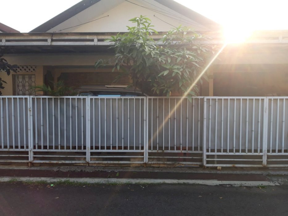 Dijual cepat rumah terawat Buah batu Bandung  2,3M Nego