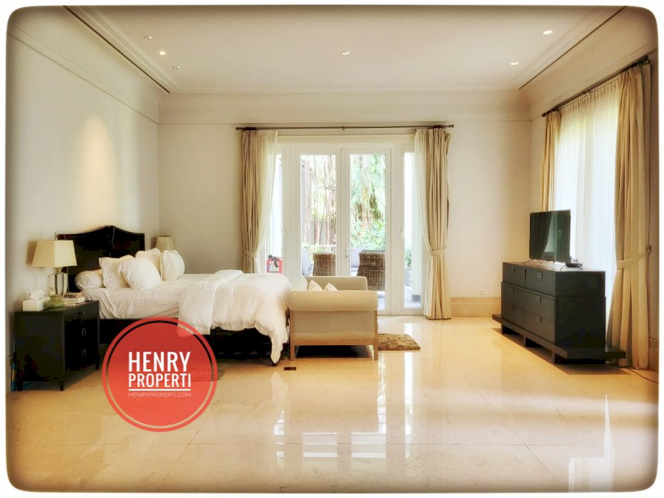 For Rent Big and Best House For Embassy House at Lembang Menteng