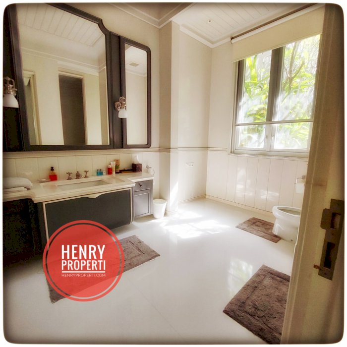 For Rent Big and Best House For Embassy House at Lembang Menteng