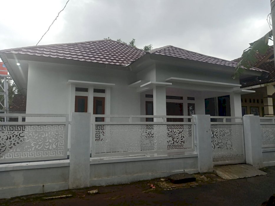 Dijual rumah bangunan baru dibangun
