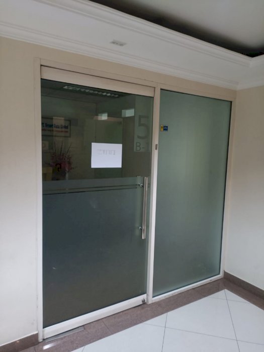 Ruang Kantor Di Apartment Boulevard Lt 5