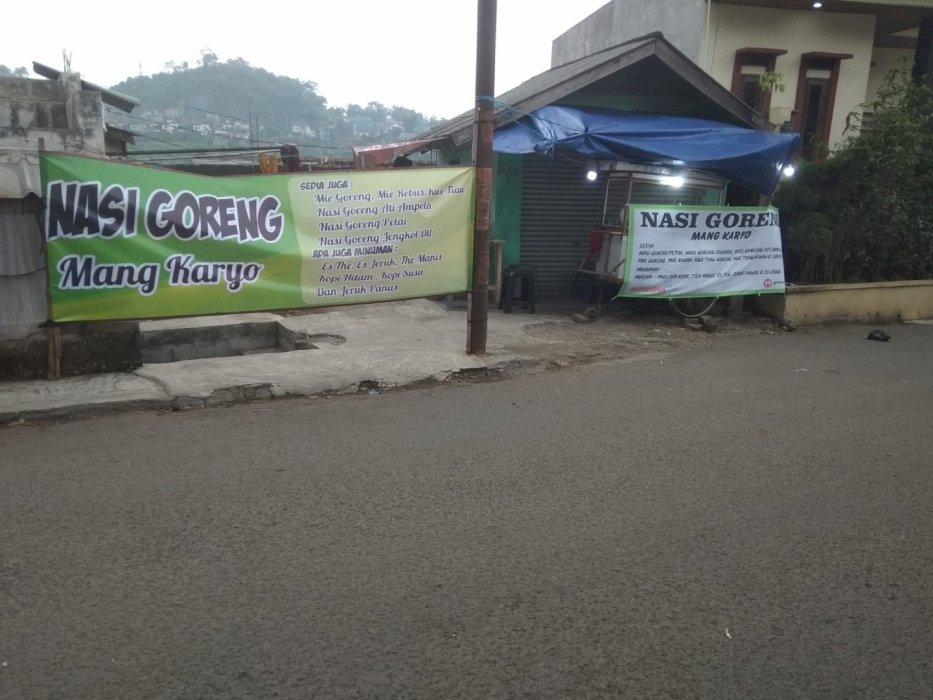 Lapak usaha nasgor+perabotan&jalur canvas kerupuk warungan.